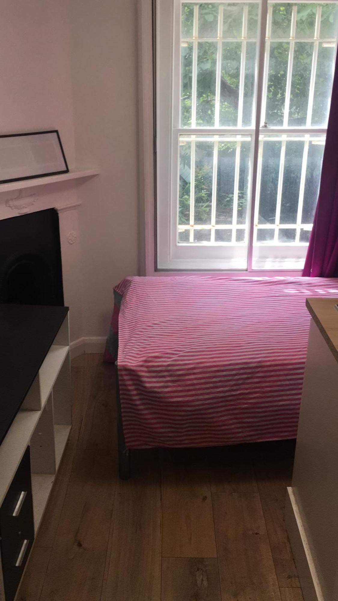 Cosy A New * London